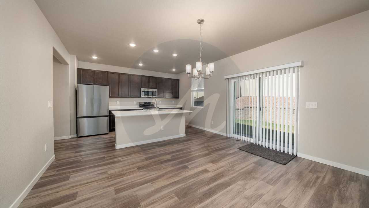 5233 Roundhouse Dr - Photo 4 of 22