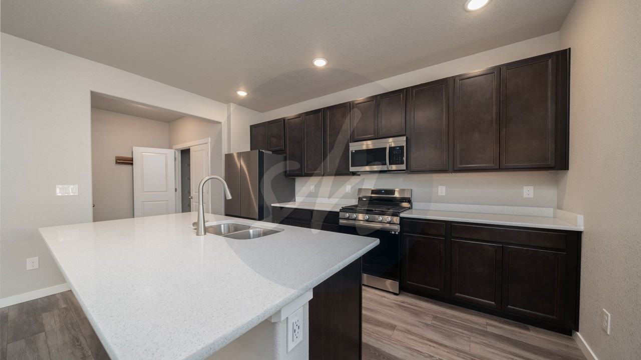 5233 Roundhouse Dr - Photo 6 of 22