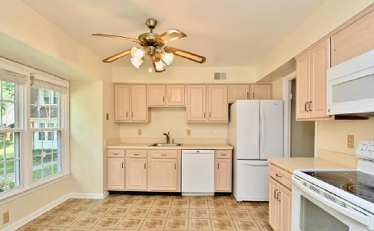 9009 Okeith Ct - Photo 4 of 29