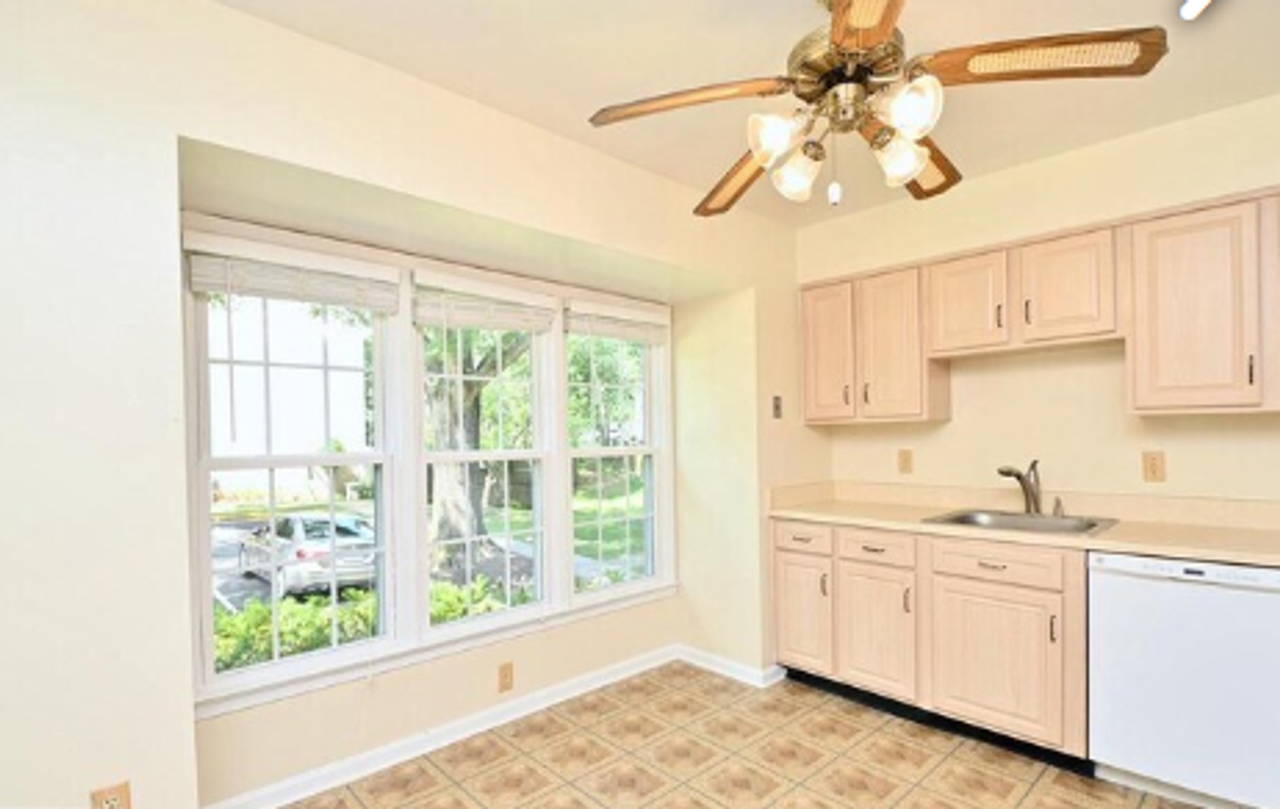 9009 Okeith Ct - Photo 5 of 29