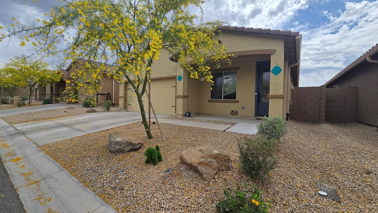 11485 W Camden Dr - Photo 2 of 22