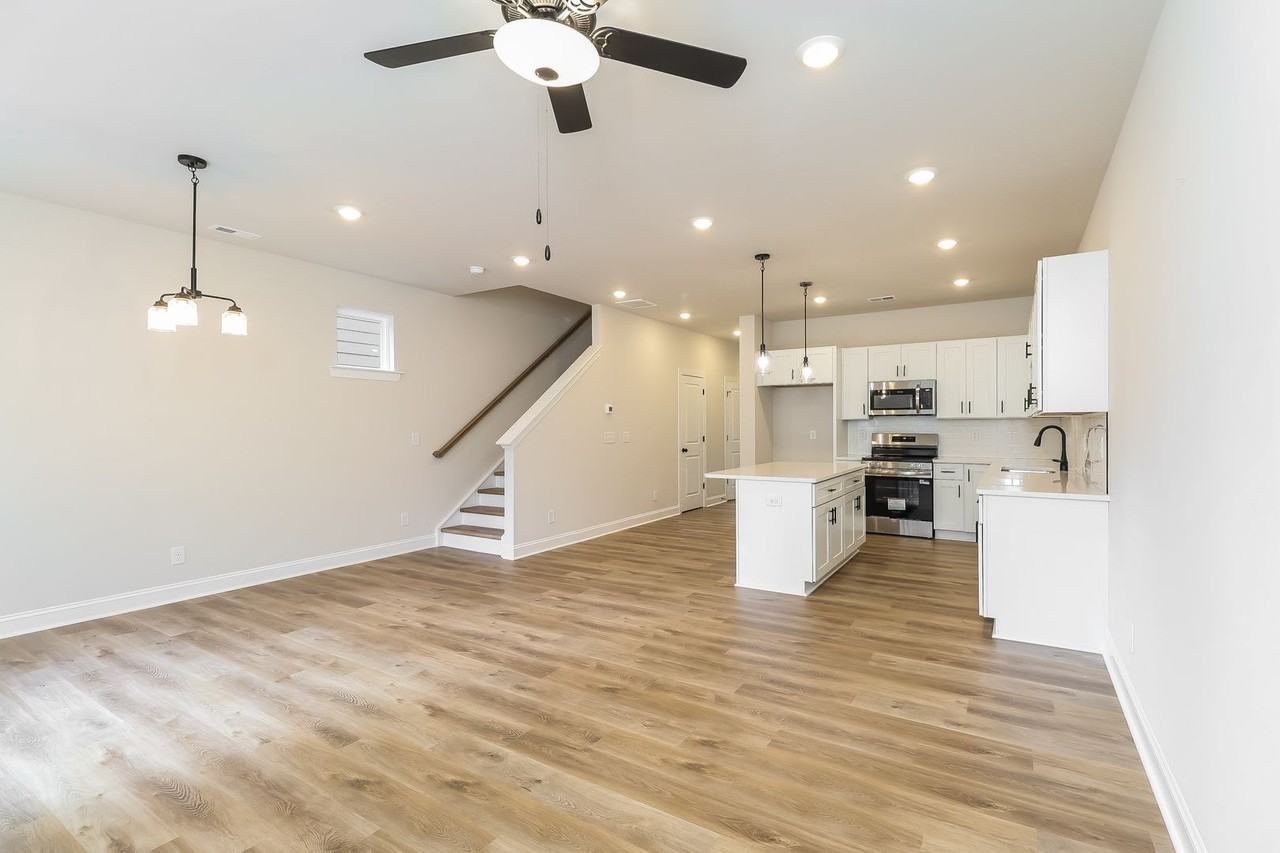 3607 Corbett St - Photo 2 of 15