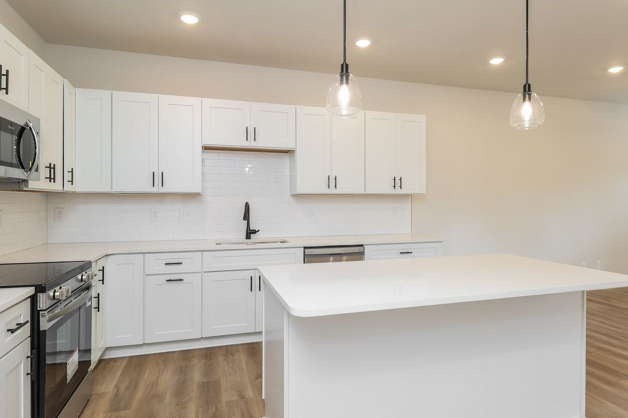 3607 Corbett St - Photo 3 of 15