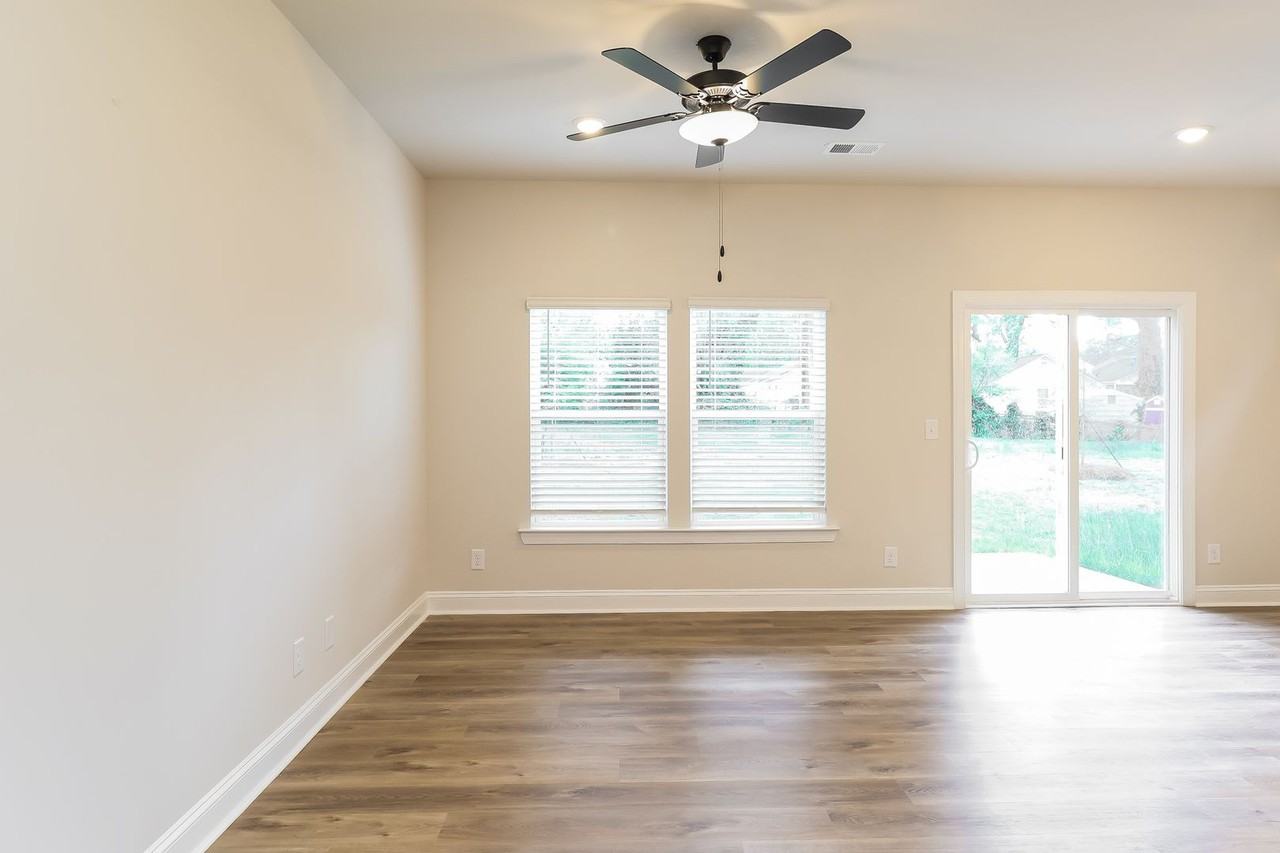 3607 Corbett St - Photo 6 of 15