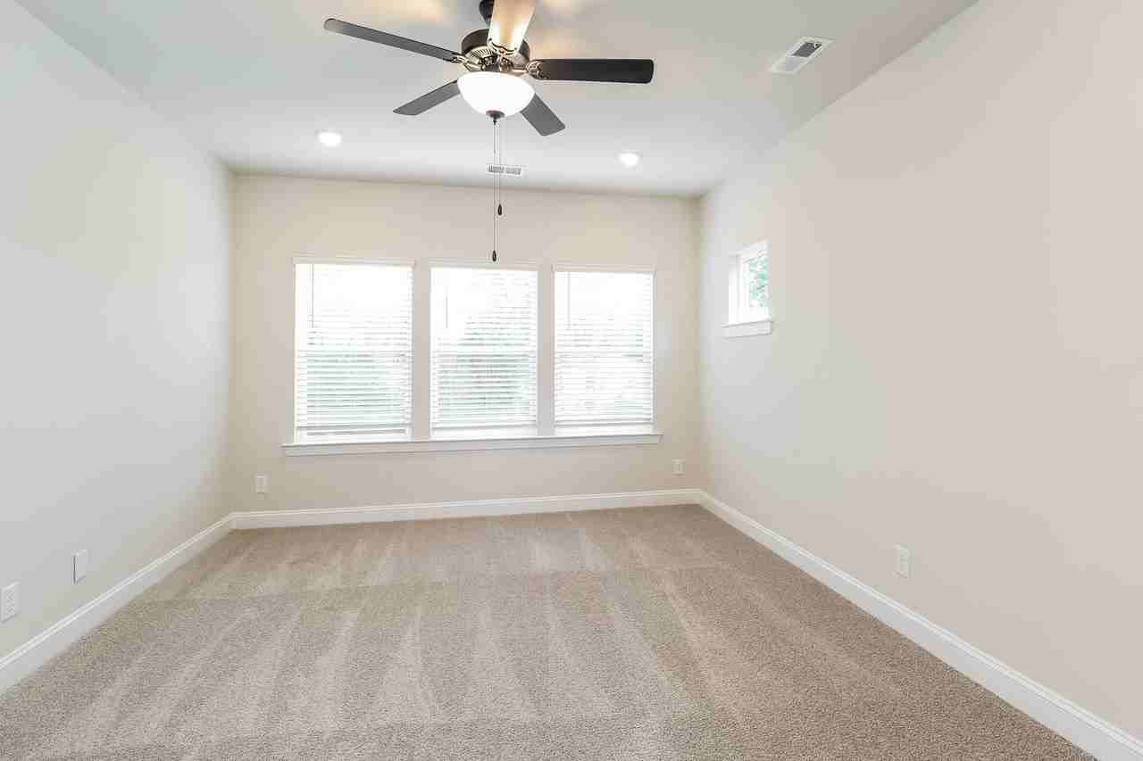 3609 Corbett St - Photo 5 of 15