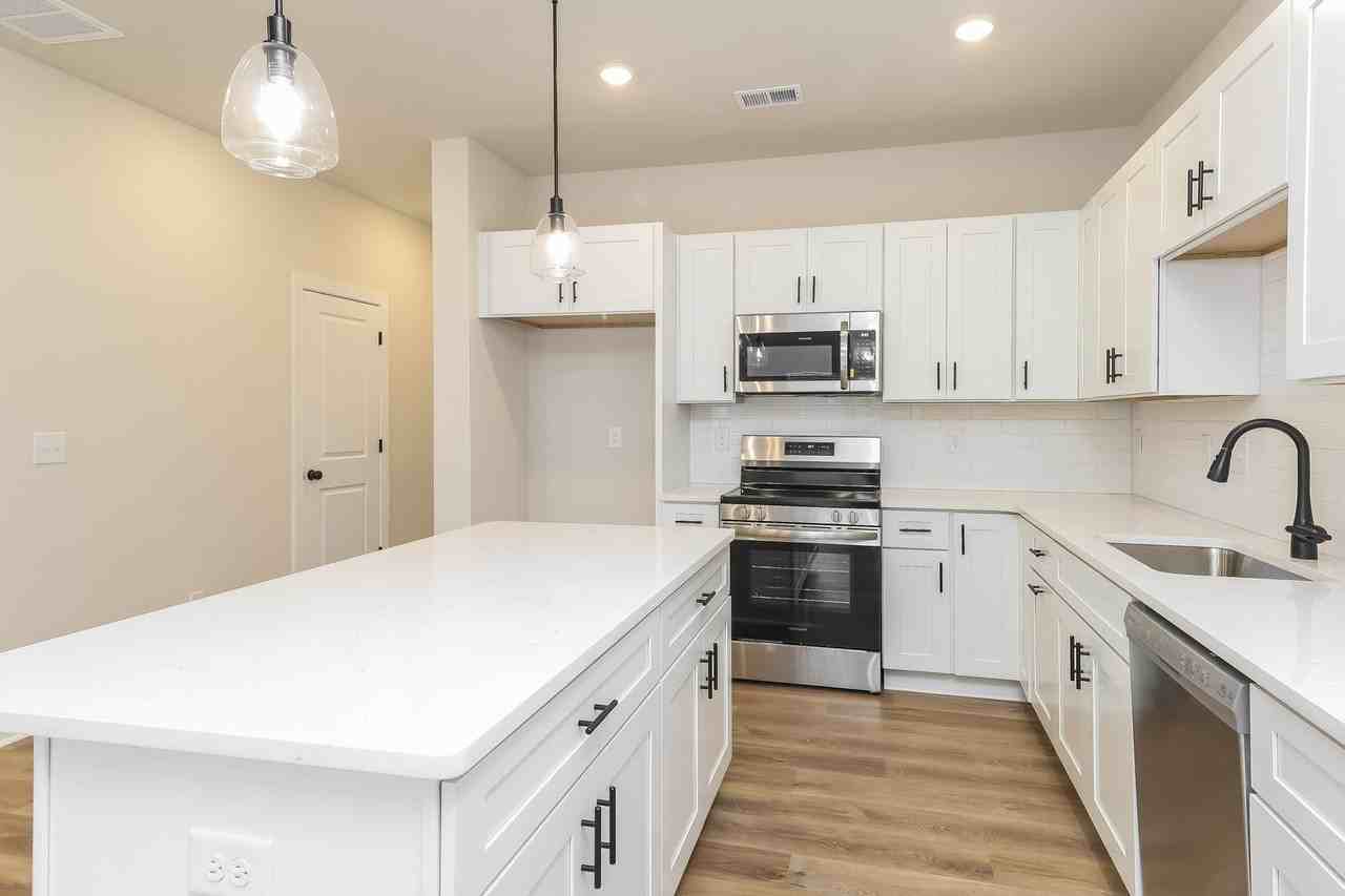 3609 Corbett St - Photo 2 of 16
