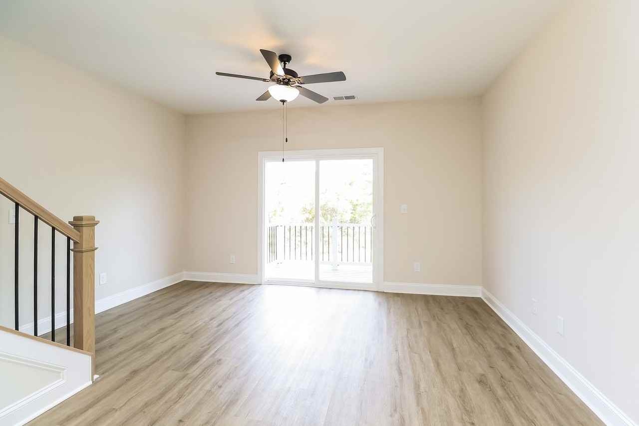 546 Beatties Ford Rd - Photo 4 of 15