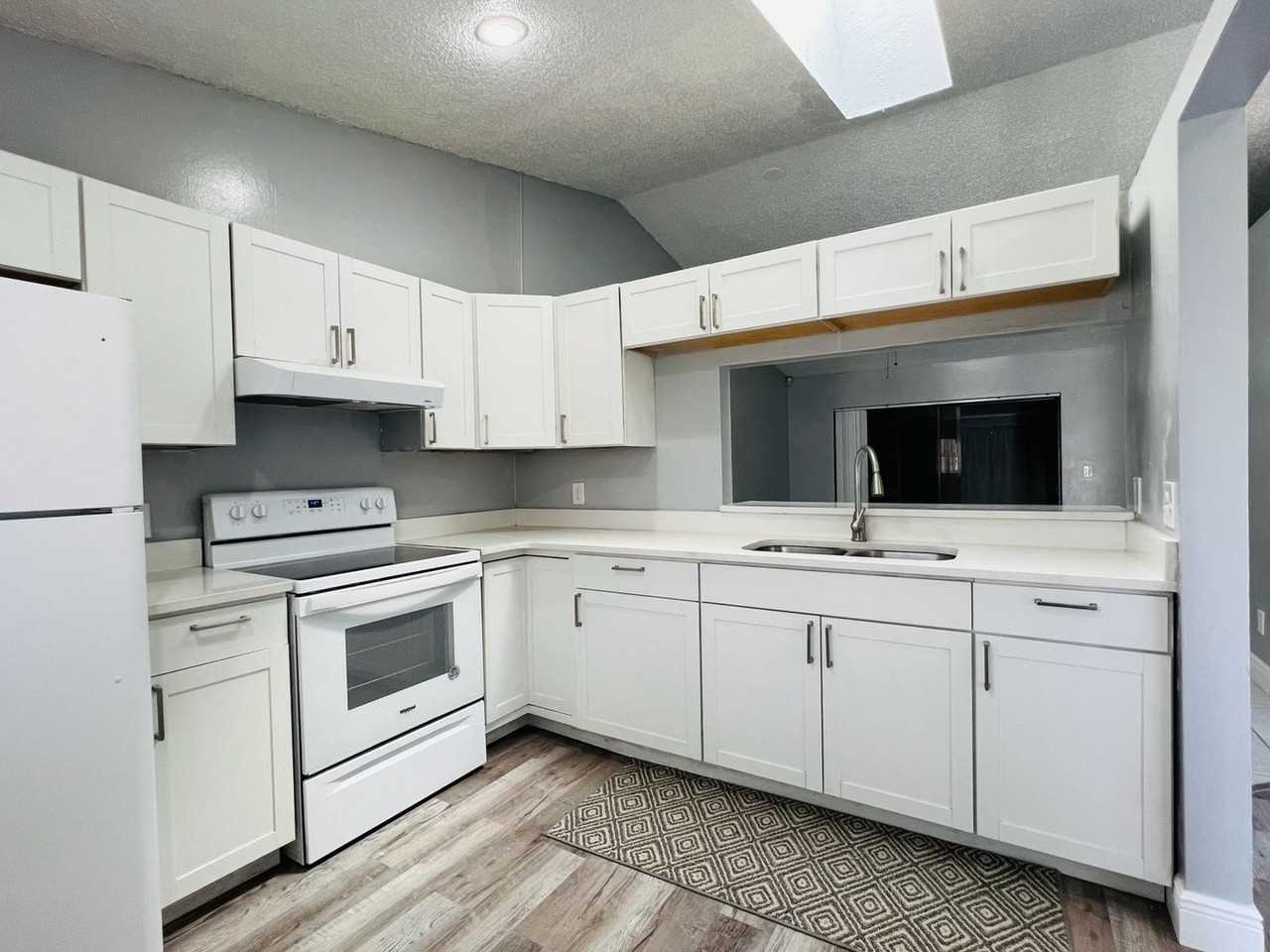 9972 Burl Way - Photo 4 of 14