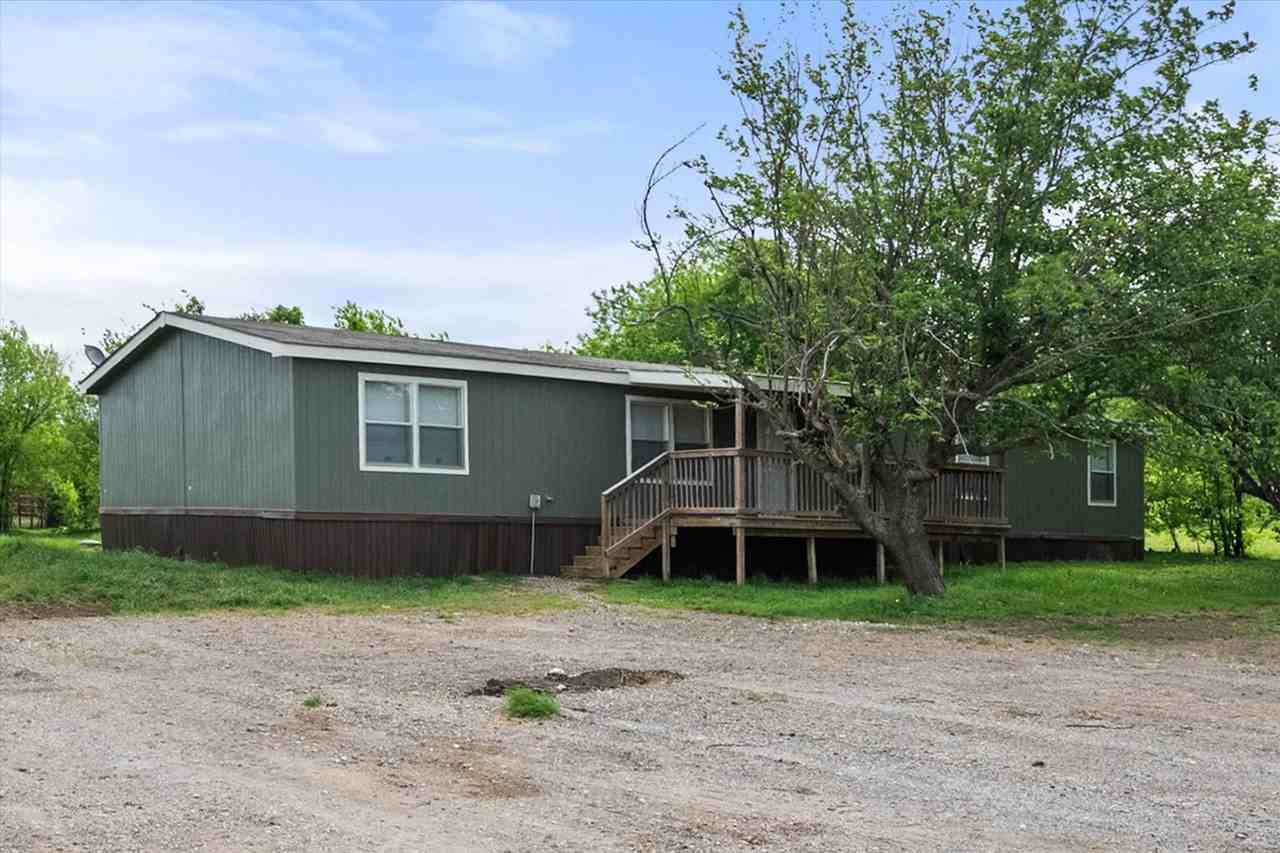 12325 Hudson Dr - Photo 2 of 39