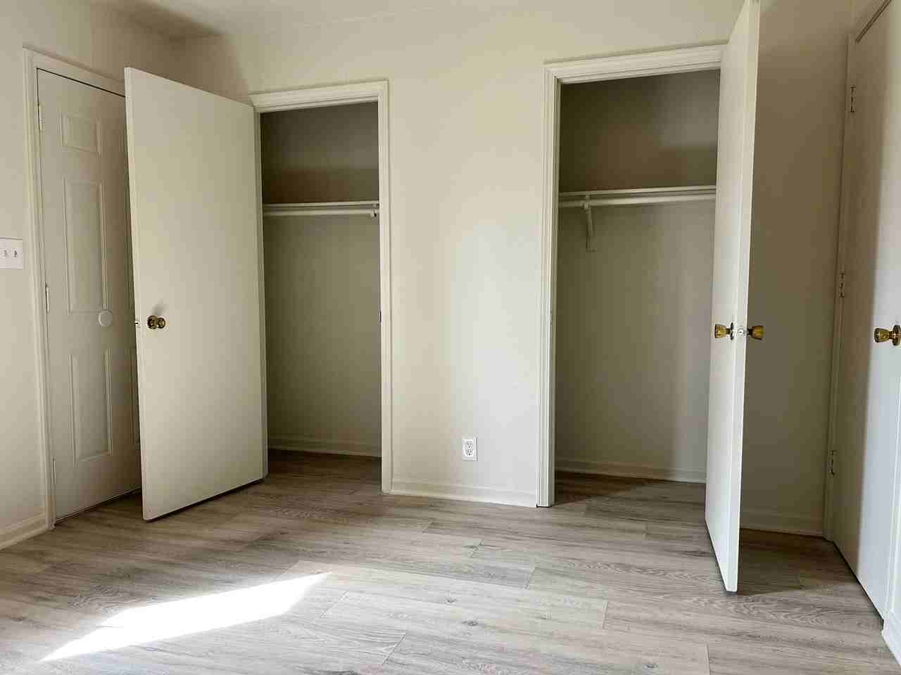 708 W 10th St #D - Photo 5 of 7