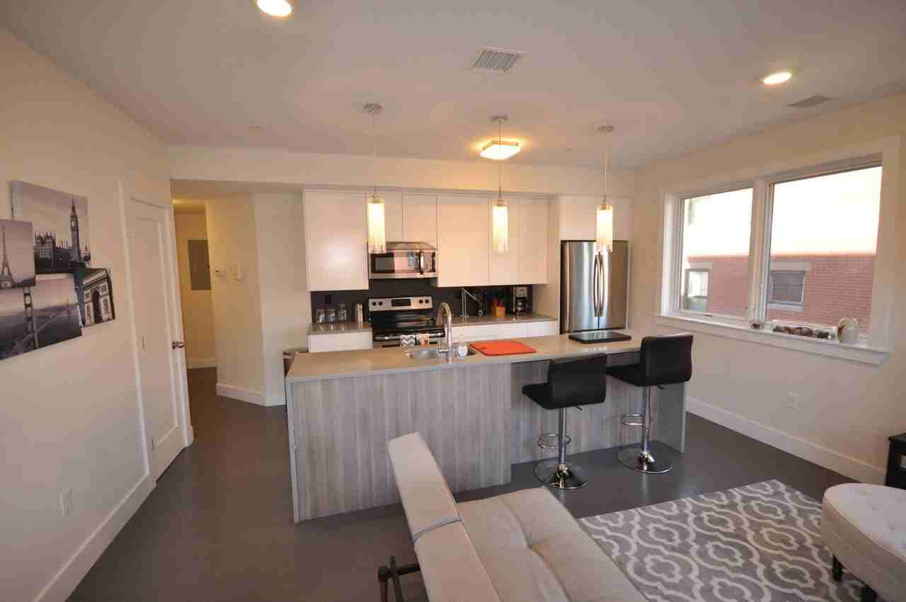 661 Massachusetts Ave - Photo 3 of 22