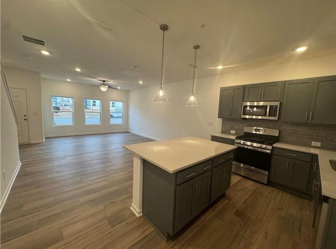 5536 Highland St - Photo 3 of 17