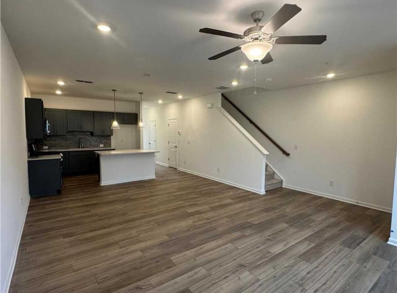 5536 Highland St - Photo 4 of 17