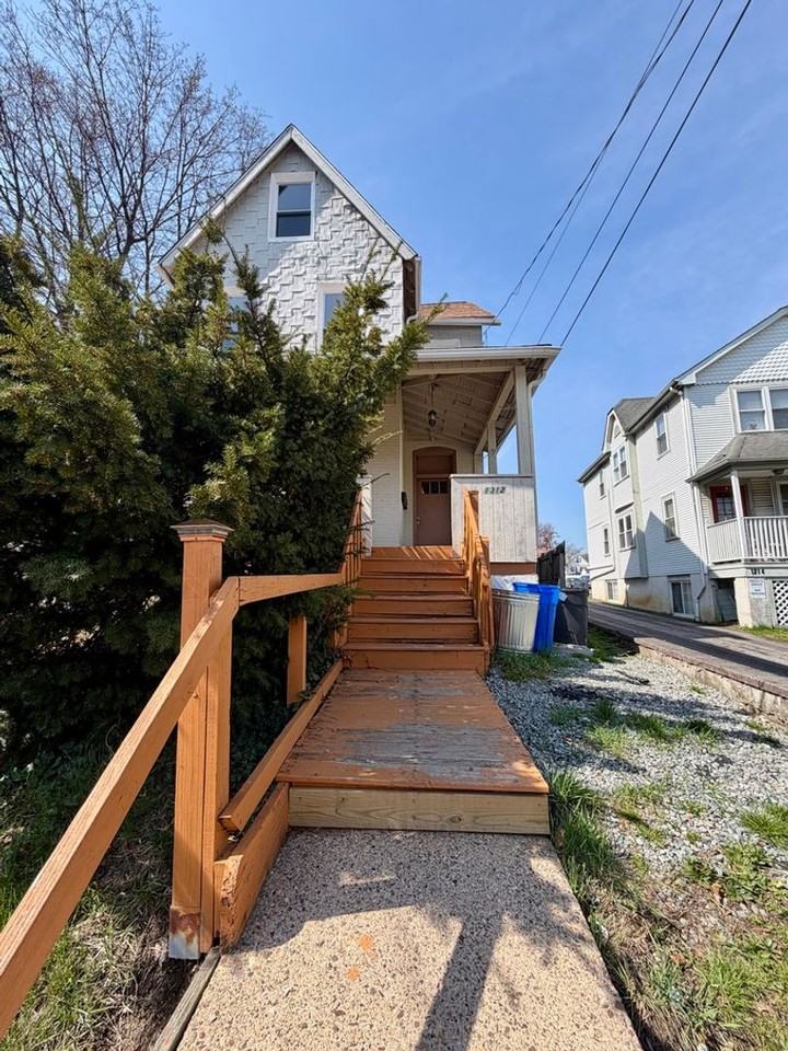 1312 Lincoln Ave - Photo 2 of 13