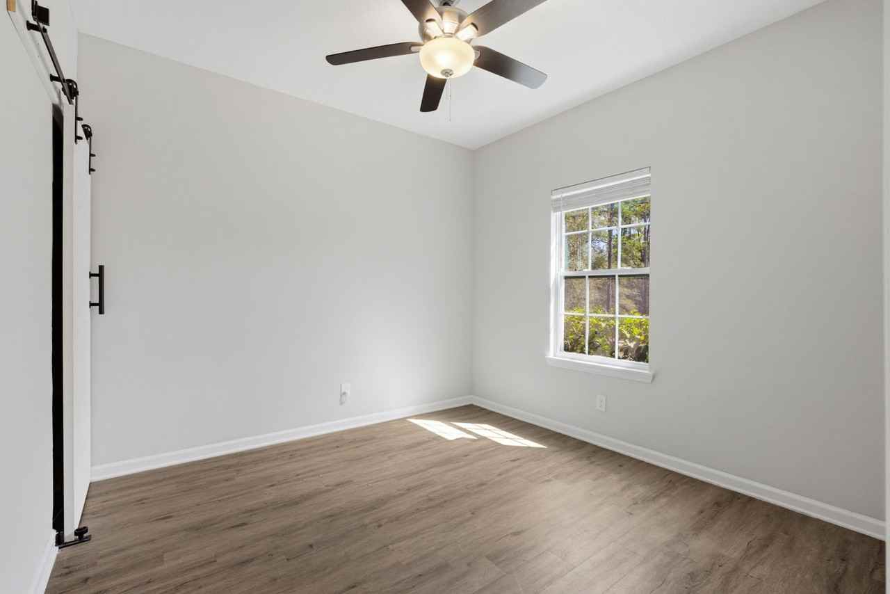 94 Sorrel St - Photo 5 of 40