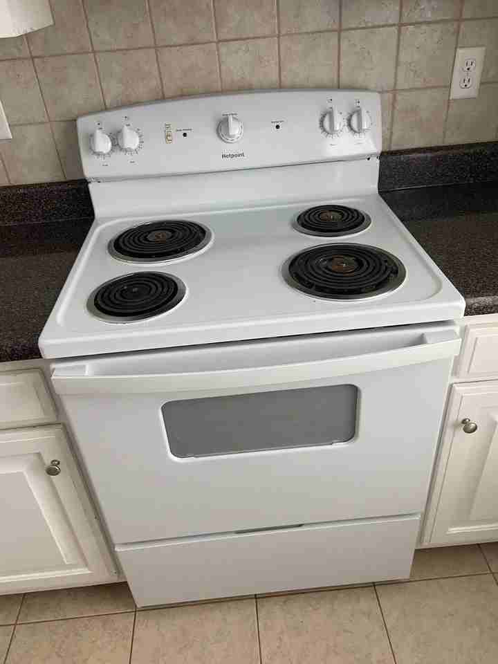 104 Oak Ave - Photo 5 of 24