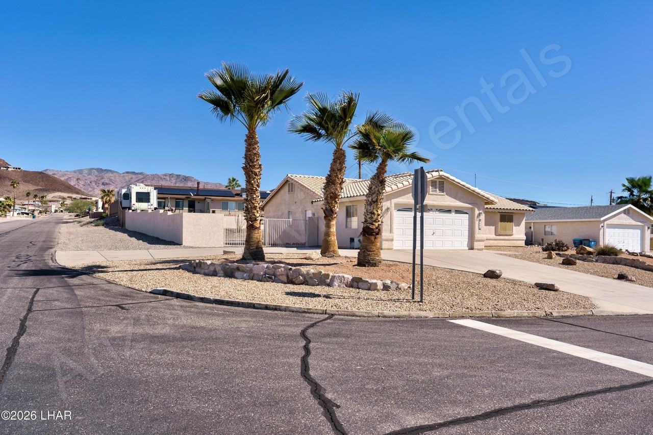 400 Moonshine Dr - Photo 2 of 28