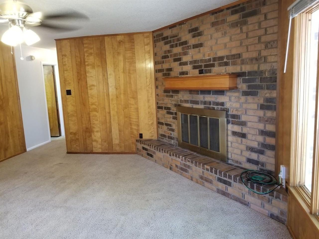 7714 Albany Ave Apt A - Photo 2 of 10