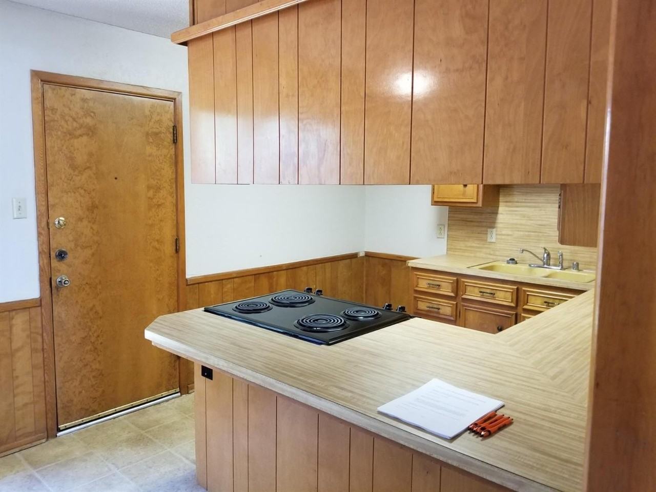 7714 Albany Ave Apt A - Photo 5 of 10