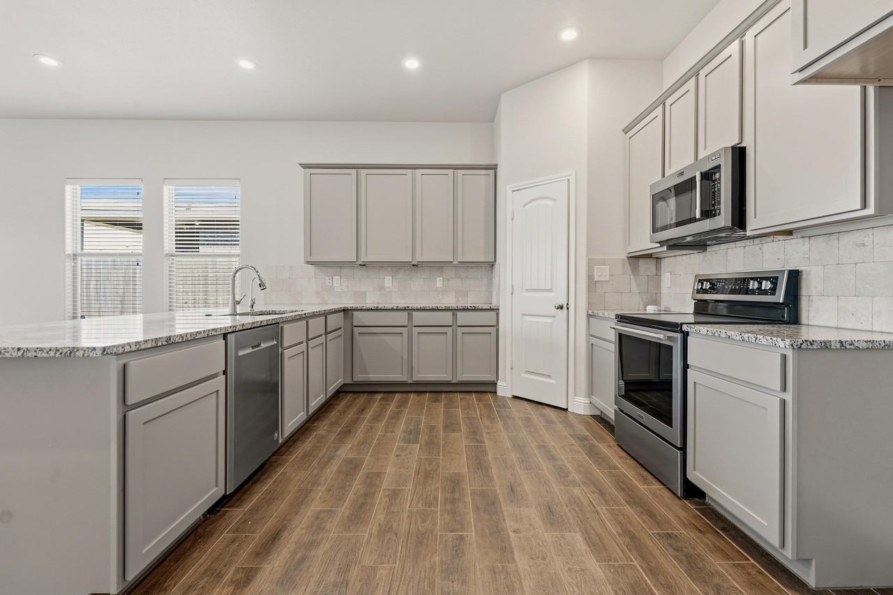 13810 Avenue W - Photo 5 of 25