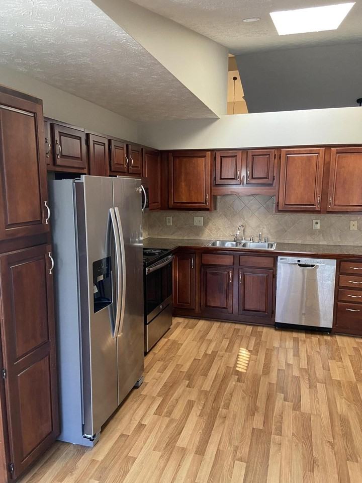 3676 Cottage Cir - Photo 6 of 17