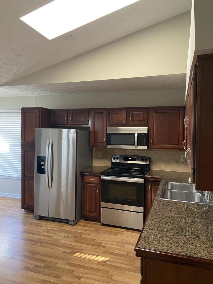 3676 Cottage Cir - Photo 7 of 17