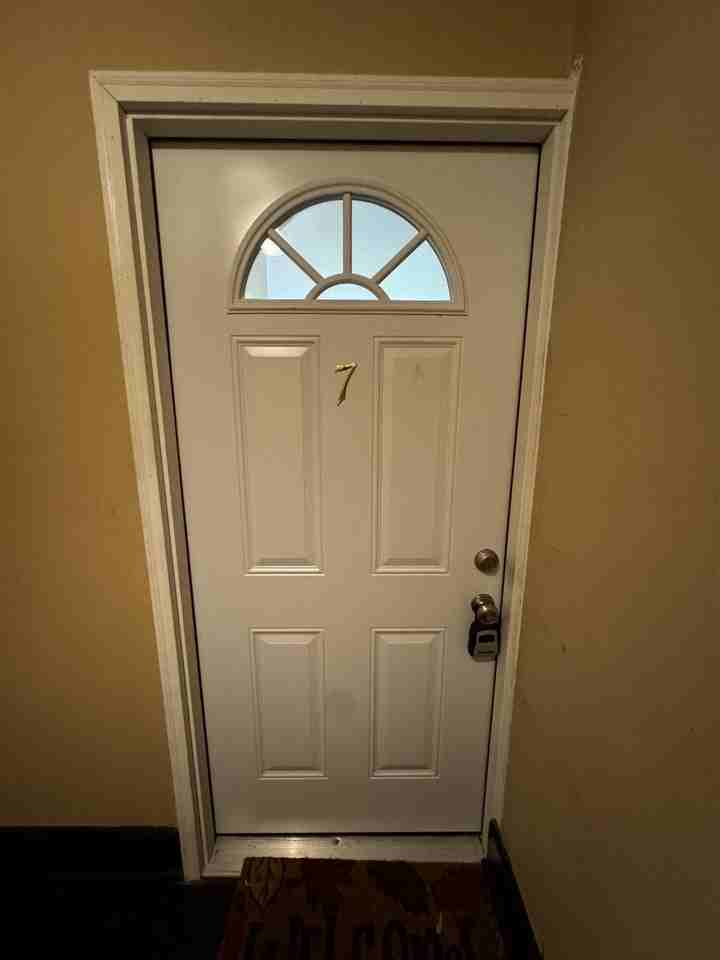 262 N Broadway Apt 7 - Photo 3 of 17