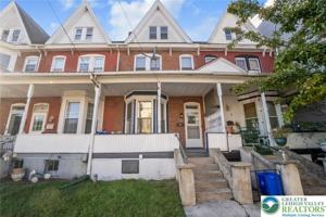 featured image of 421 Center St