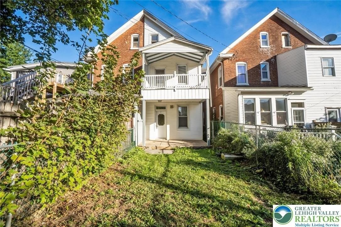 421 Center St - Photo 3 of 34