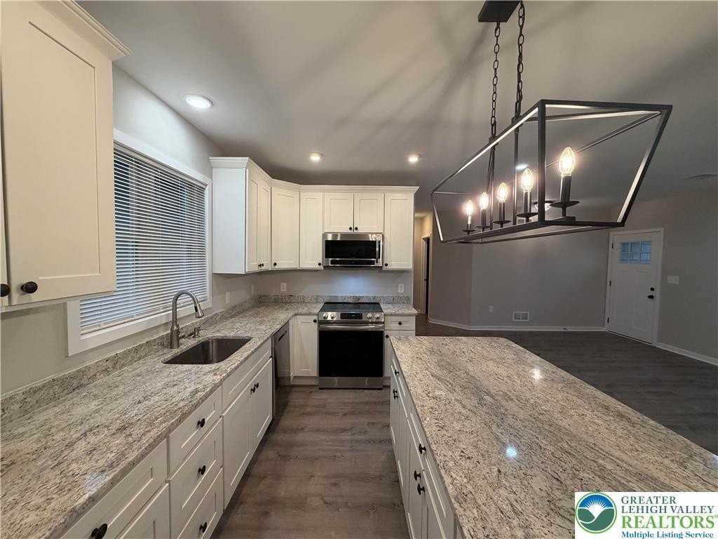 7120 Suter Rd - Photo 5 of 17