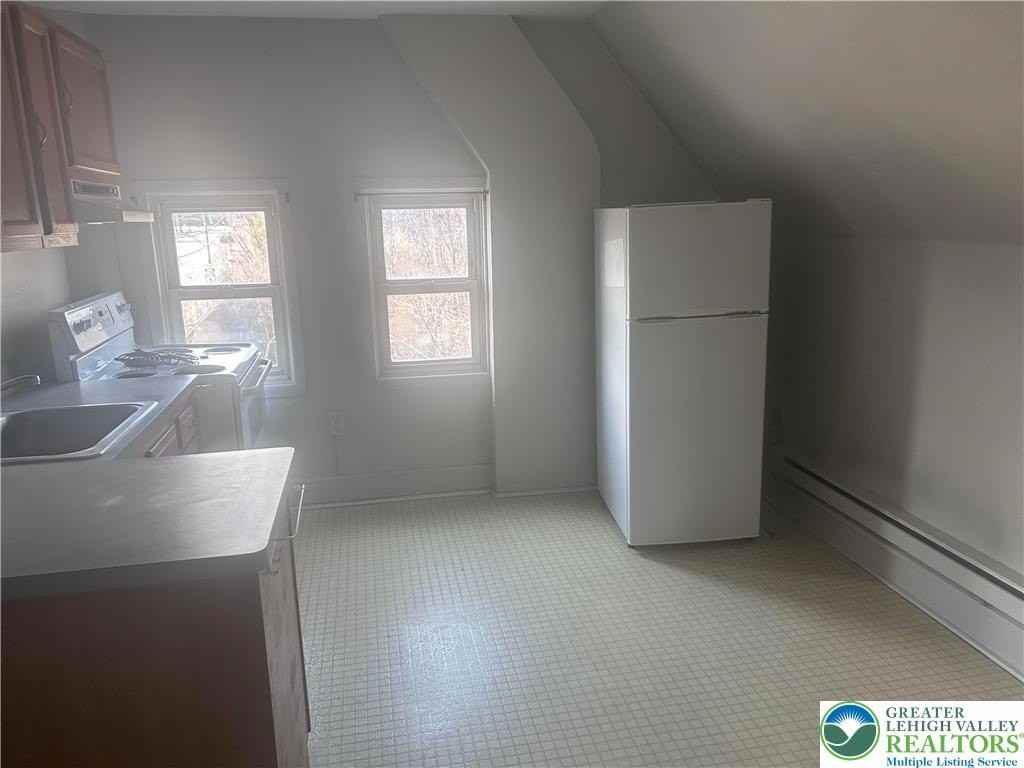 146 W Broad St Apt 3rd - Photo 2 of 6