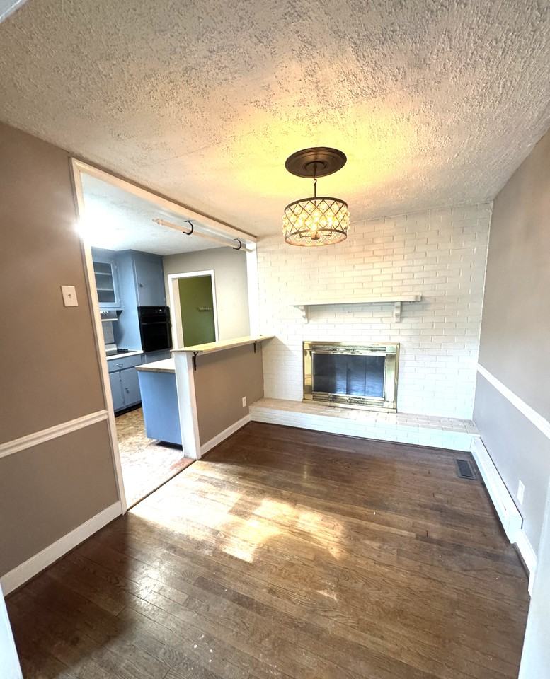 8709 Avalon Dr #1 - Photo 4 of 20