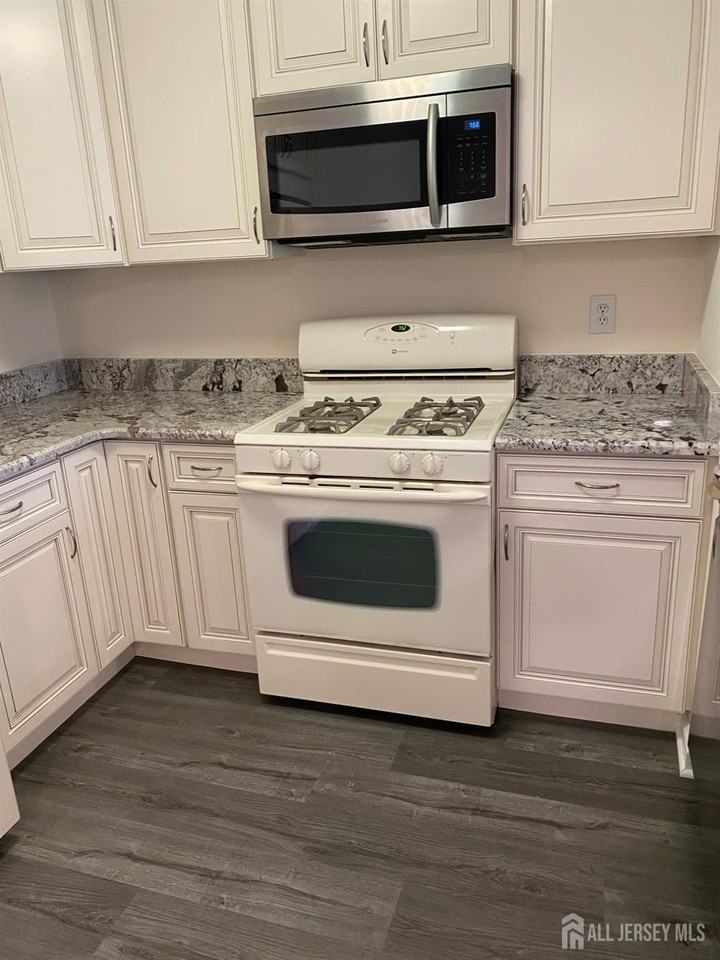 216 Blew Ct - Photo 3 of 9