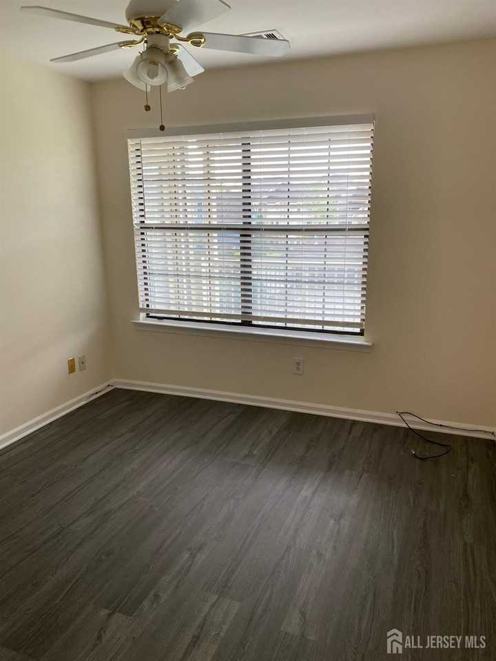 216 Blew Ct - Photo 6 of 9