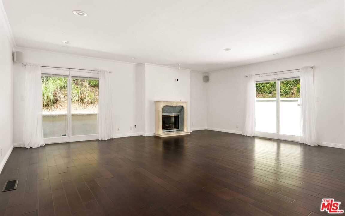 1605 Loma Vista Dr - Photo 4 of 8