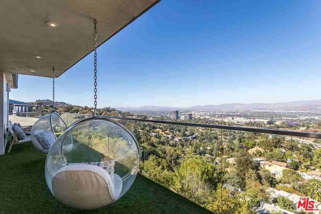 7177 Pacific View Dr - Photo 4 of 8