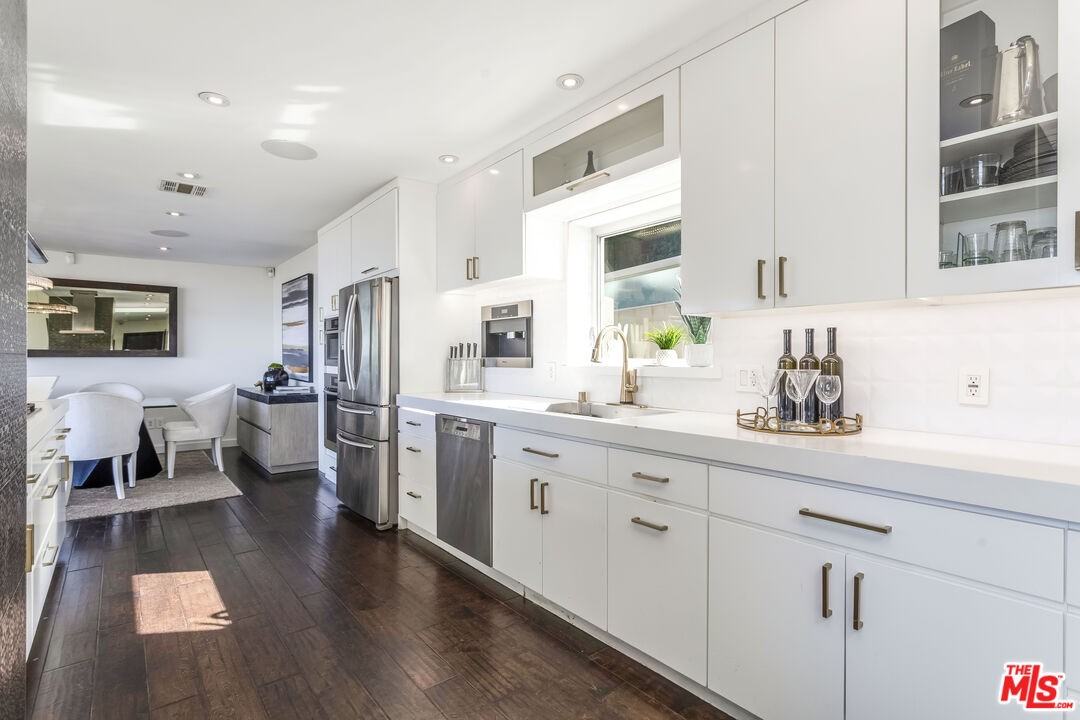 7177 Pacific View Dr - Photo 5 of 8