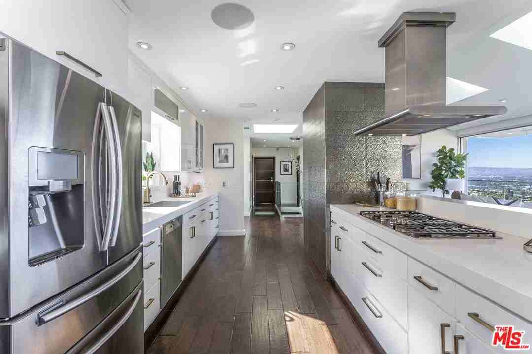 7177 Pacific View Dr - Photo 6 of 8