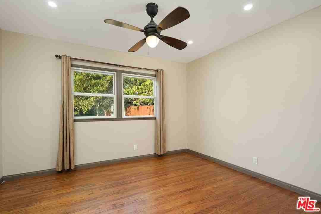 2587 S Westgate Ave - Photo 5 of 8