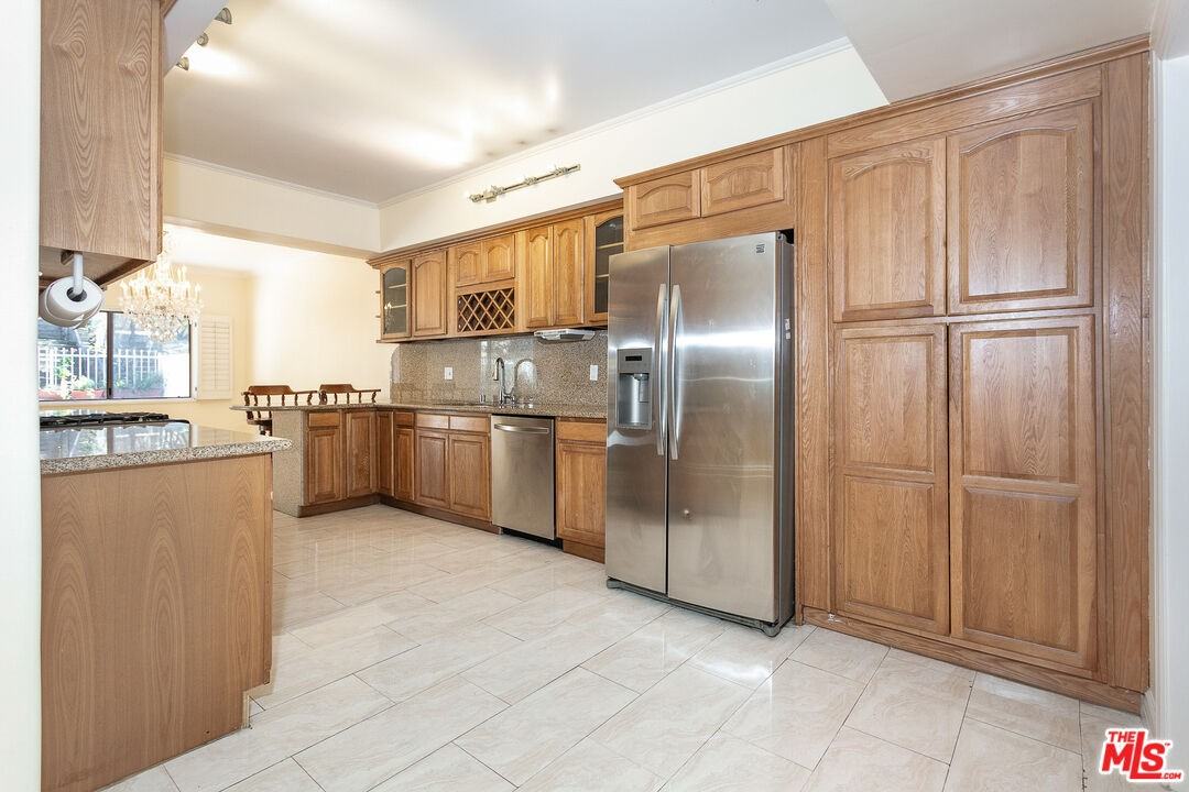 1950 S Beverly Glen Blvd #102 - Photo 4 of 8