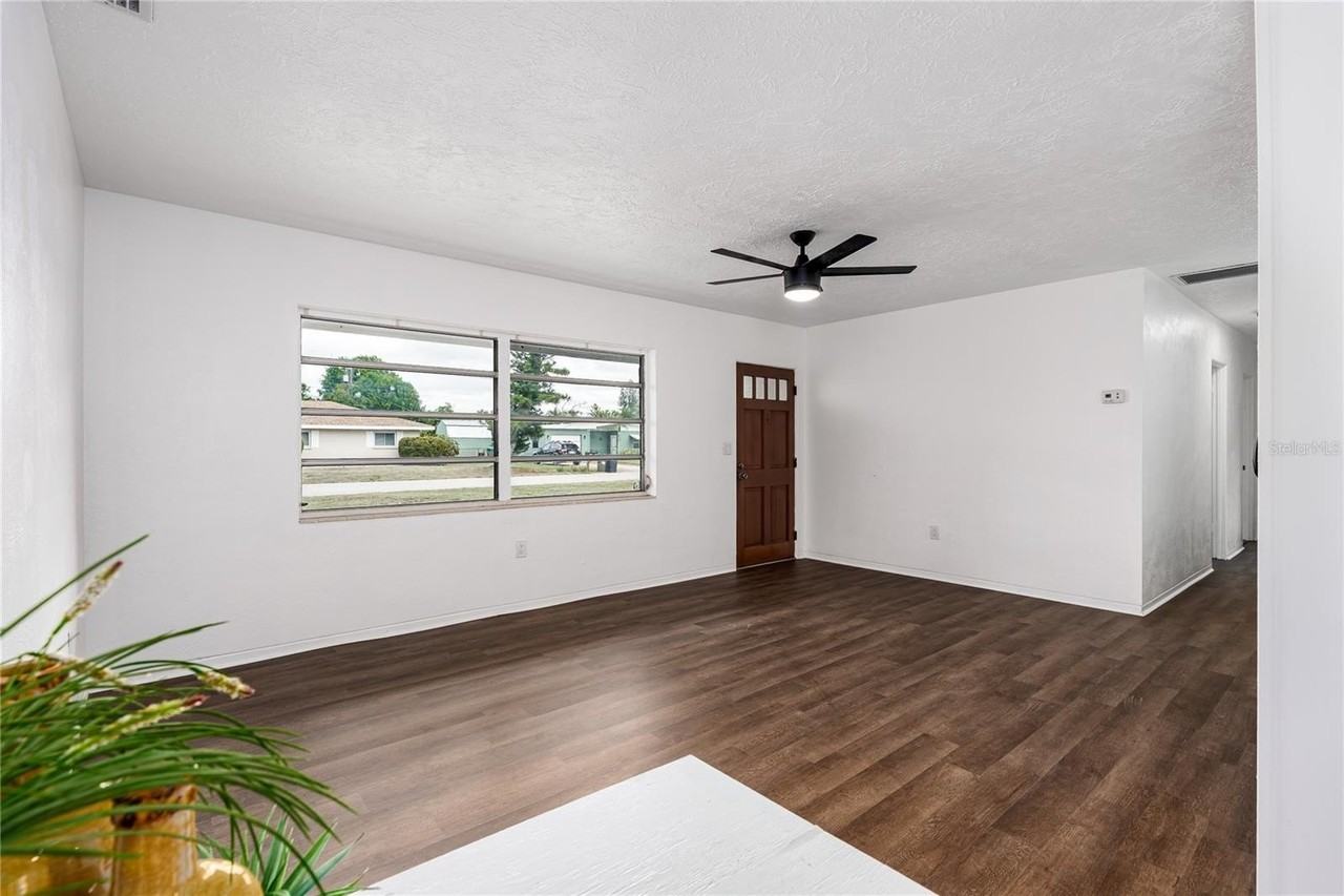 5617 1st Ave W - Photo 7 of 28