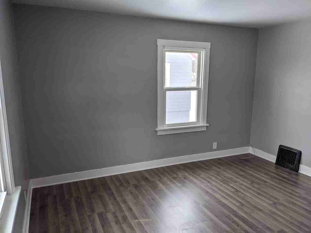 609 1st Street WestApartment D #1 - Photo 6 of 7