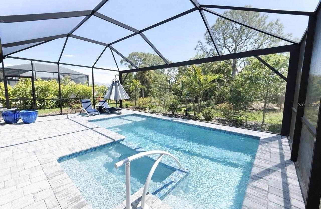 1055 Waterline Ct - Photo 5 of 47