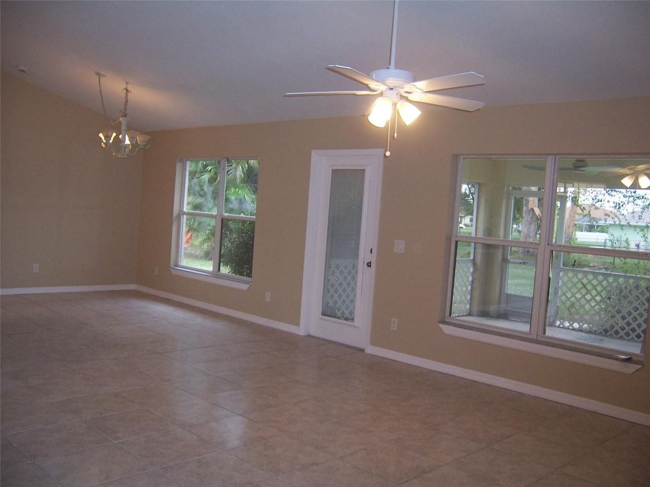 2317 Nuremberg Blvd - Photo 7 of 23