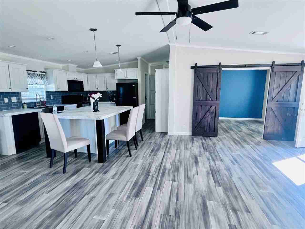 27020 Bloomfield Ave - Photo 4 of 19