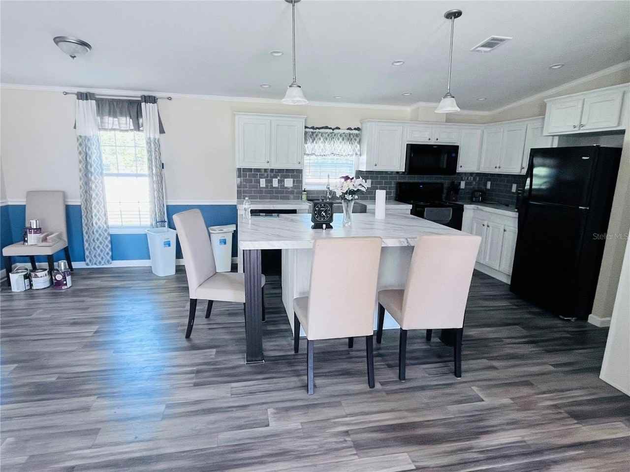 27020 Bloomfield Ave - Photo 7 of 19