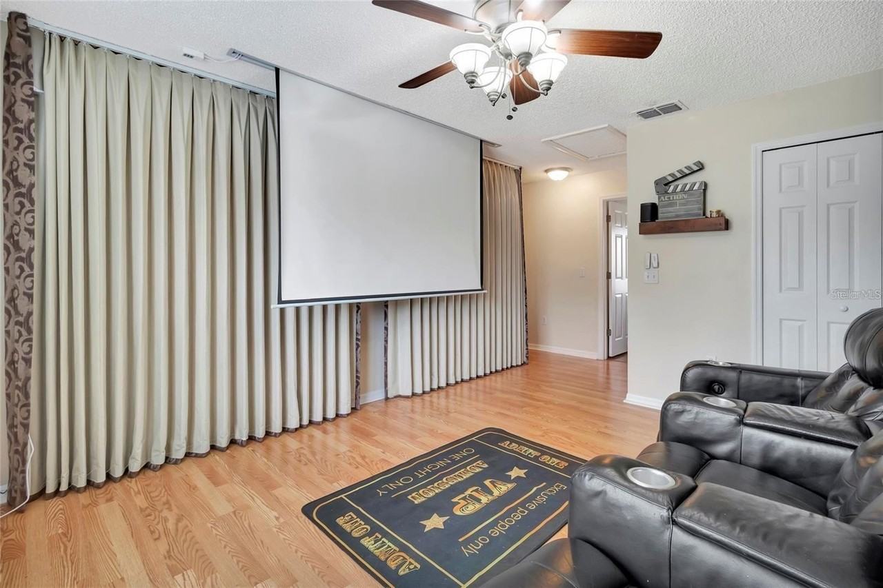 16012 Lanesboro Ct - Photo 2 of 44