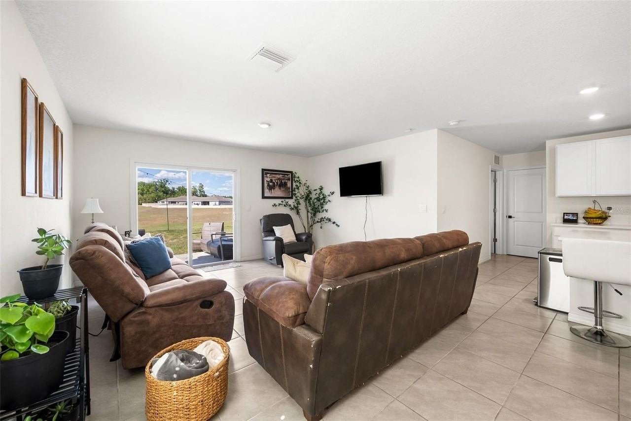 24672 Nw 11th Pl - Photo 2 of 32