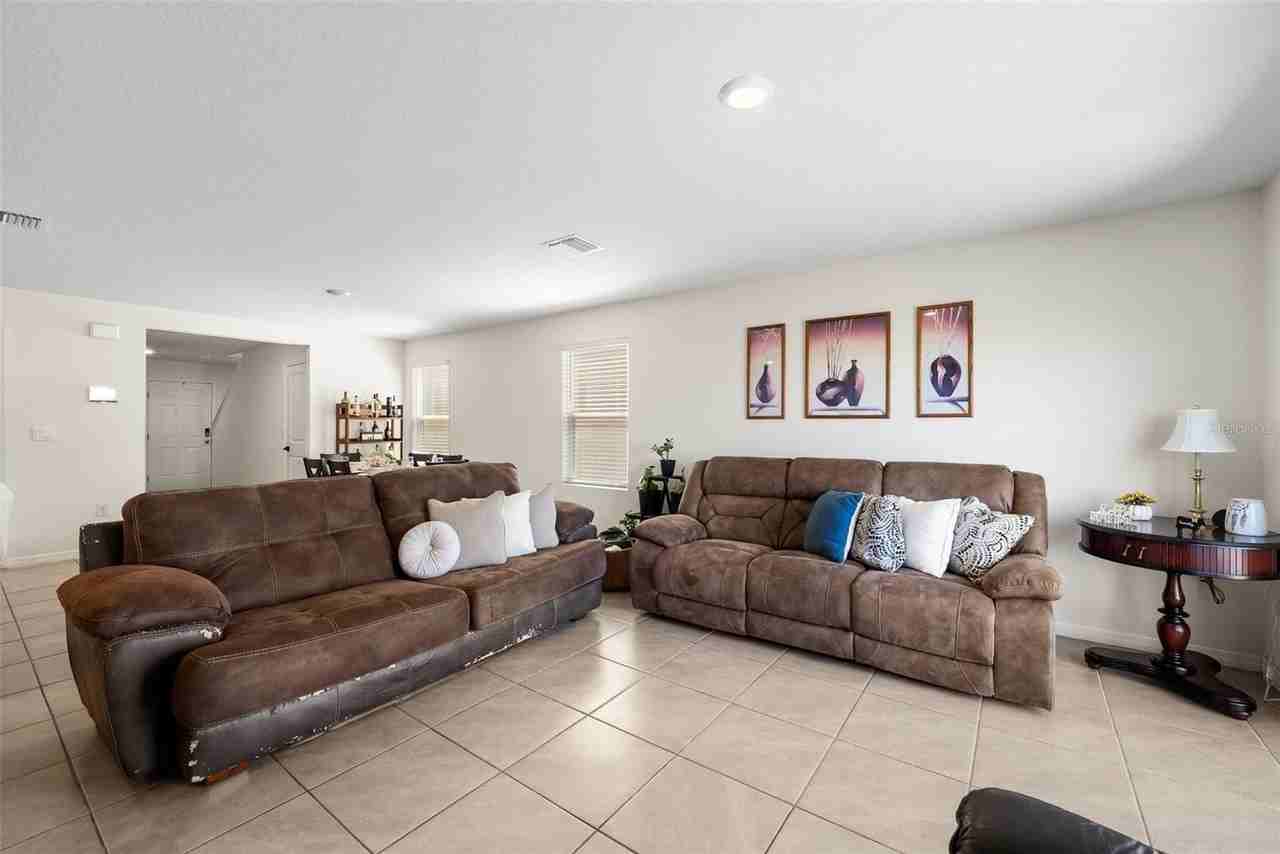 24672 Nw 11th Pl - Photo 3 of 32