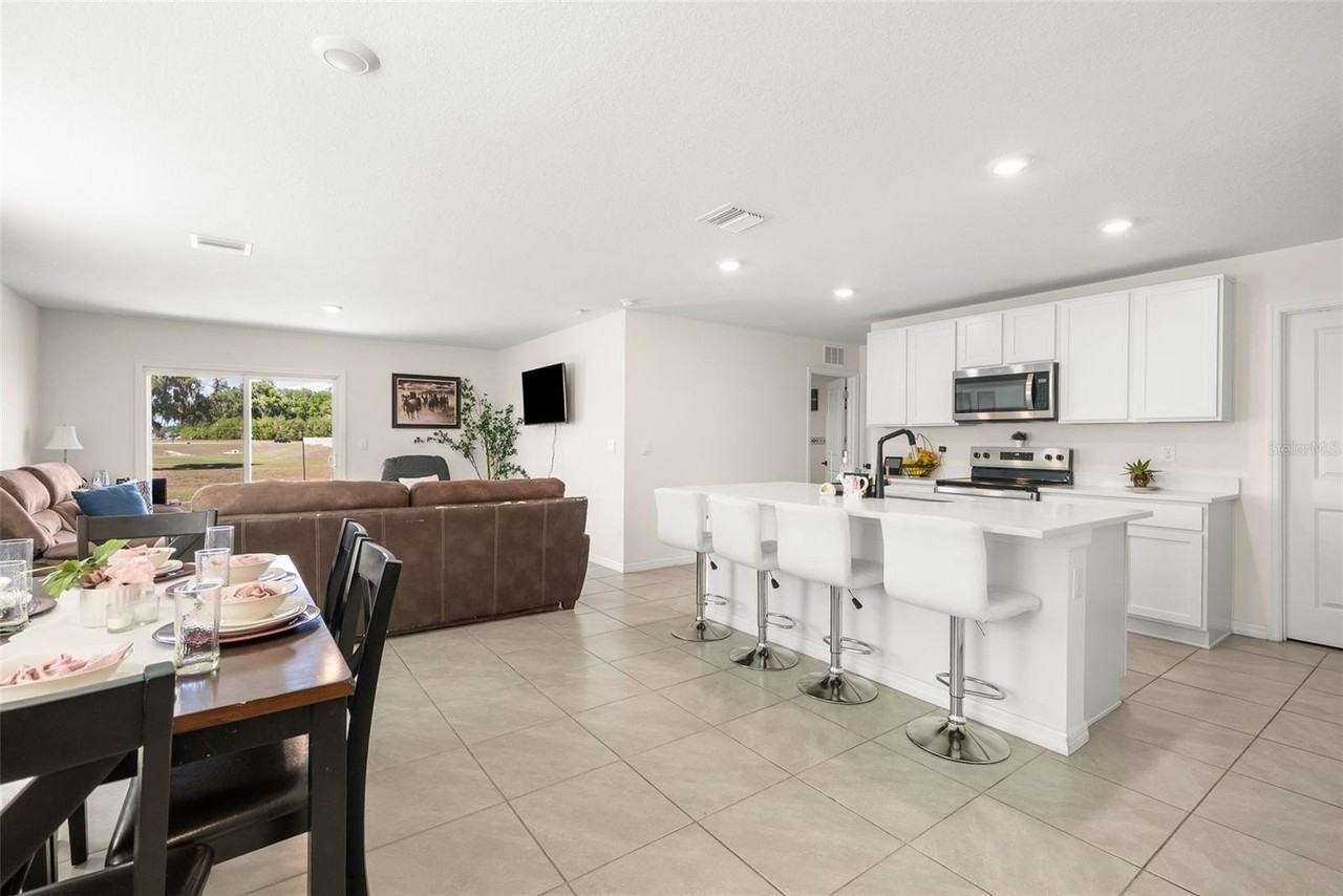 24672 Nw 11th Pl - Photo 5 of 32